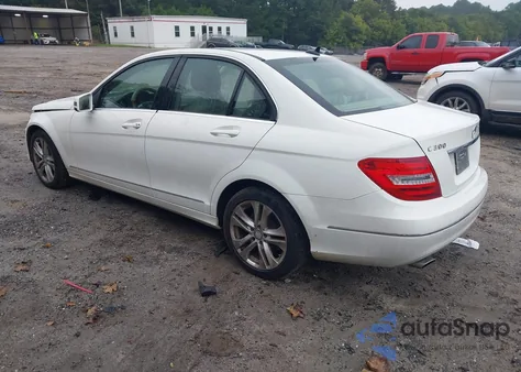 2013 Mercedes-Benz C 300 Luxury 4Matic from USA, damaged, VIN WDDGF8AB8DA882584